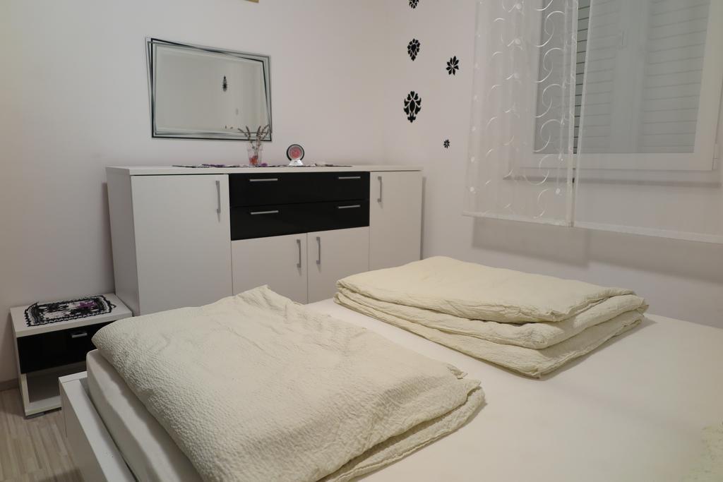 Apartment Omerovic نوفاليا المظهر الخارجي الصورة